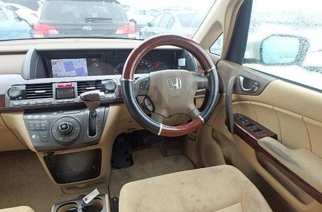 Honda elysion 2004 2. Иллюзион левый руль. Honda elysion 2004 салон. Руль хонда элизион. Honda crv 2 руль.