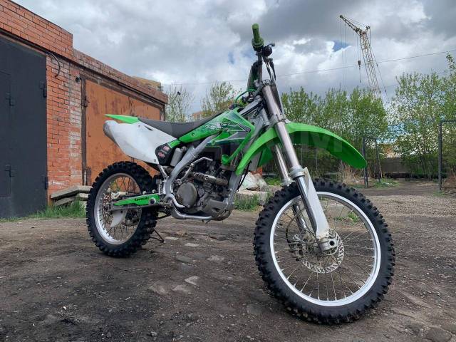 Kawasaki KX 250.  