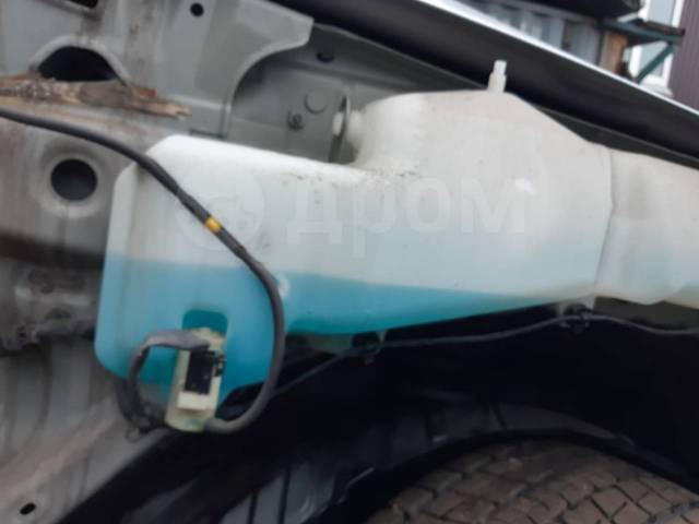 Как снять бачок омывателя паджеро 4 8260A105 Mitsubishi Pajero/Montero IV 2006> купить Б/У по цене 3450 руб. Бачо