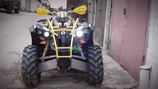 BRP Can-Am Renegade 800. ,  \,   