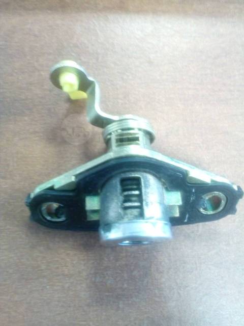 Купить Замок задней 5-й двери Toyota Hiace (69350-95j01) в Барнауле по цене: 1 2