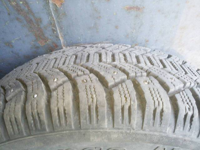 Шины б у 205 70. Tunga Nordway 205/70 r15. R15 205/70 шипы. Яр шина 205/70/15 зима. Шины Таганка 205 15 зимняя.