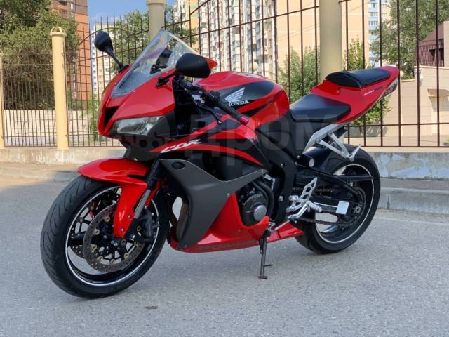 Мотоцикл Хонда 600 CBR красный