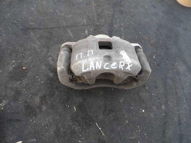 Суппорта мицубиси гто в ланцер 9. Суппорт лансер 10. Суппорта митсубиси с наклейкой. Суппорта на митсубиси лансер 10. Передний суппорт митсубиси лансер 9.