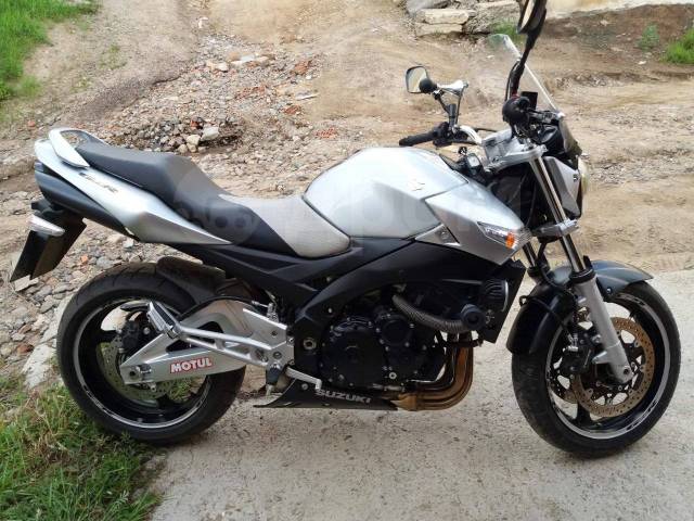 Suzuki GSR 600 Black