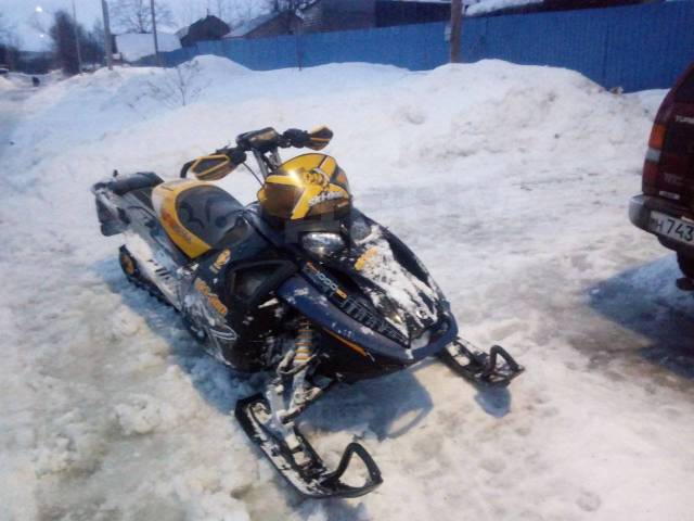 BRP Ski-Doo Summit. ,  ,   