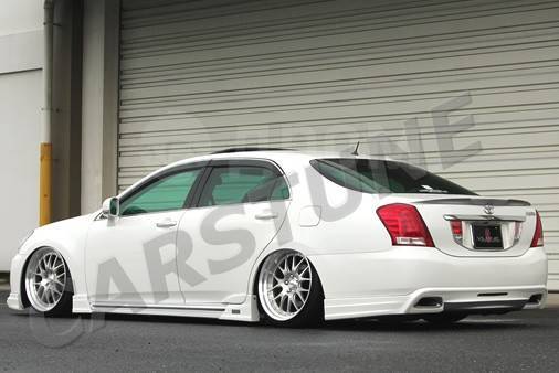 Toyota Crown Majesta 200 Tuning