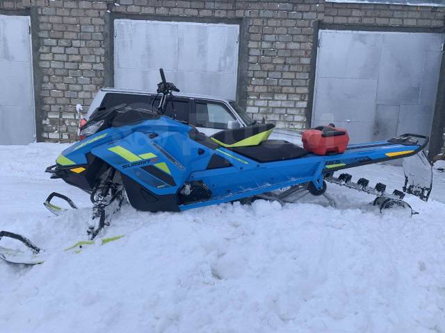 BRP Ski-Doo Summit X.  ,   