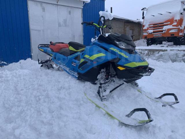 BRP Ski-Doo Summit X.  ,   