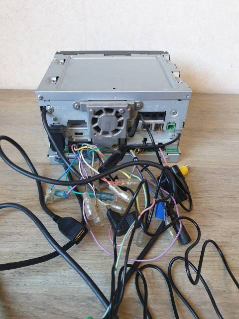 Шикарная магнитола 2014г Carrozzeria AVIC-ZH0077 DVD, HDD Шикарная магнитола 2014г Carrozzeria AVIC-ZH0077 DVD, HDD