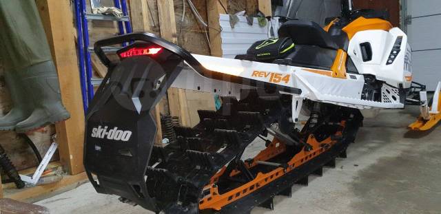 BRP Ski-Doo Summit. ,  ,   