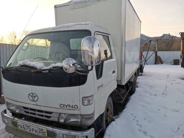 Грузовик toyota dyna