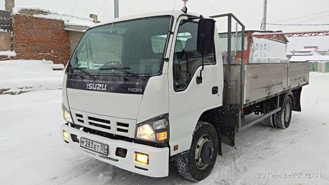 Isuzu nqr75 2010