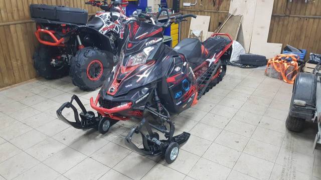 BRP Ski-Doo Summit. ,  ,   