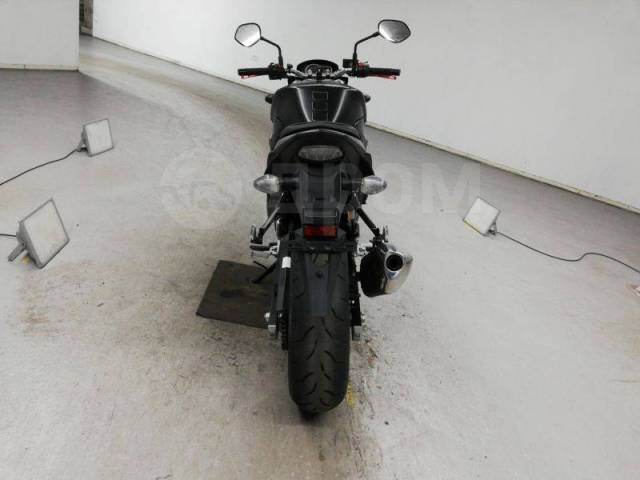 Suzuki GSR 750. 750. ., , ,  .     