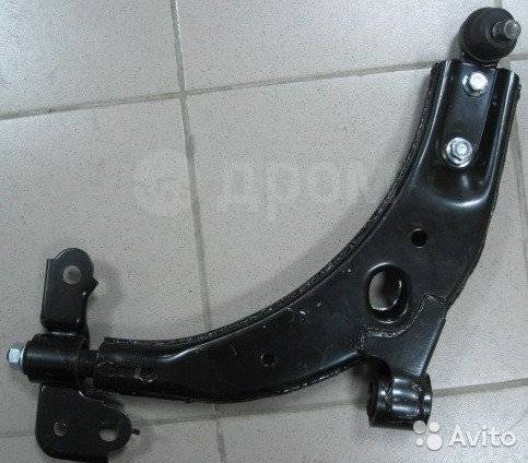 0k2na34300b. рычаг передний правый 0k2na34300b. передний рычаг киа спектра. передние сайлентблоки передних рычагов киа спектра 2008. передний правый нижний рычаг киа шума 2.