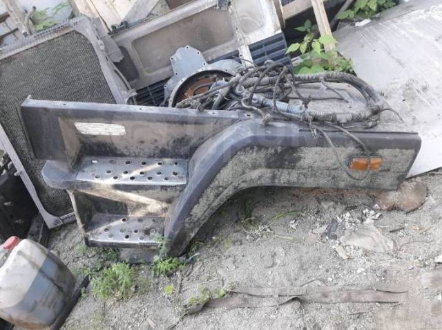 щиток подножки маз 6430. крыло кабины заднее маз 5440. крыло маз 5440. крыло переднее (заднее) левое маз 6430. подножка крыла маз 5440.