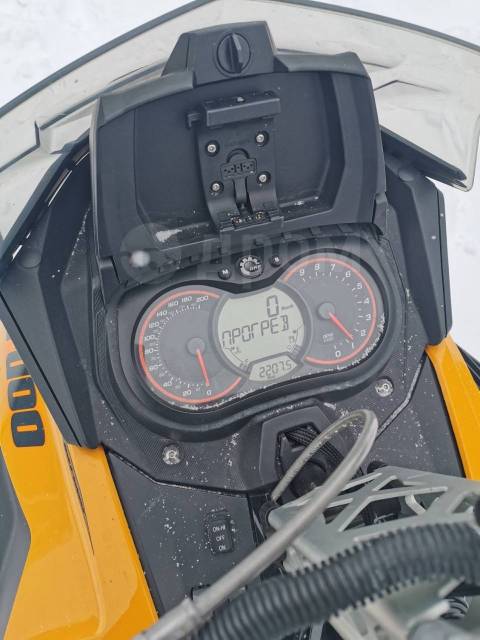 BRP Ski-Doo Summit. ,  ,   