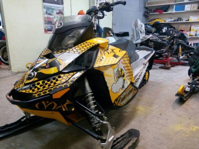 BRP Ski-Doo Summit. ,  ,   