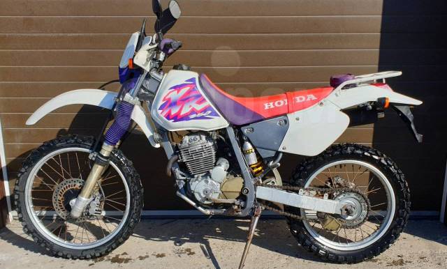 Мотоциклы дром эндуро. Honda 250 эндуро. Honda XR 250 Enduro. Хонда эндуро XR 250. Honda XR 250 эндурик.