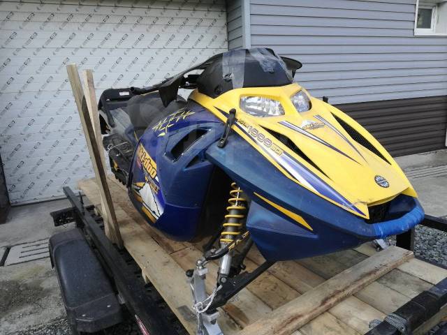 BRP Ski-Doo Summit 