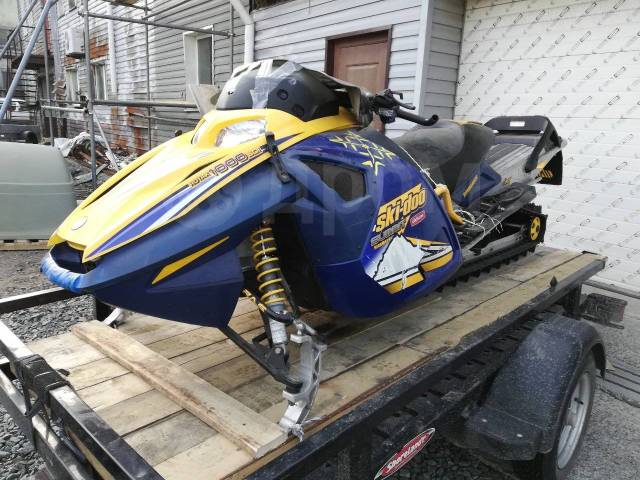 BRP Ski-Doo Summit 