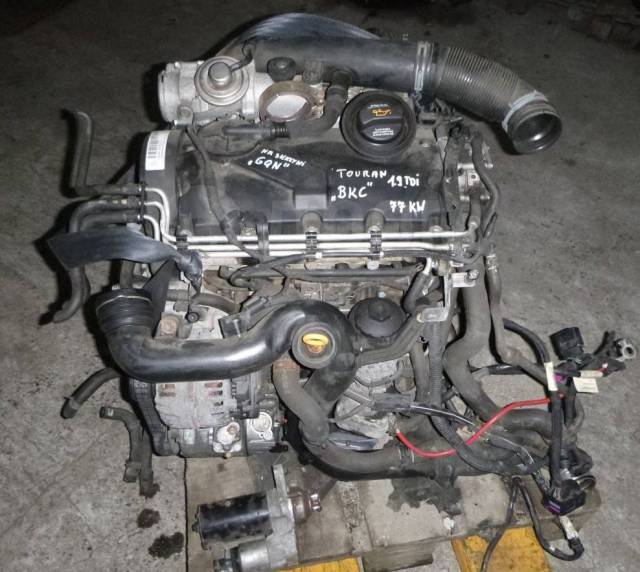 1.9 д. Двигатель BKC 1.9 TDI. BXF 1.9 TDI. Патрубки масляного радиатора Volkswagen Touran 1.9 TDI (BKC; BLS; BXE). 03g100098hx.