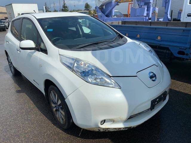 Nissan Leaf левый руль