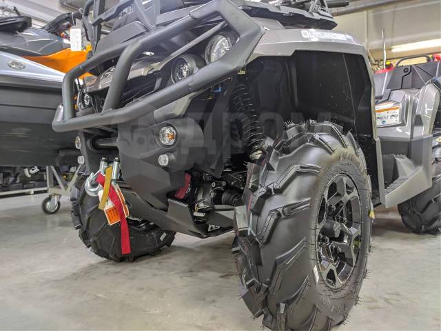 BRP Can-Am Outlander Max 1000. ,  \,   