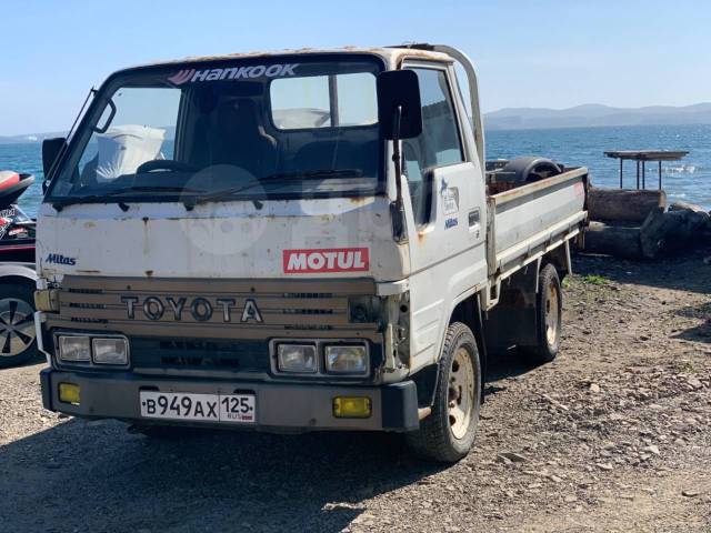 Грузовик toyota dyna