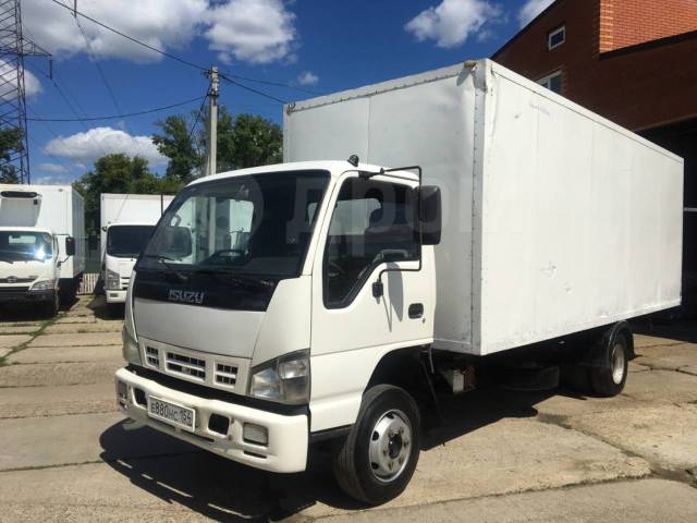 Isuzu nqr75 2010