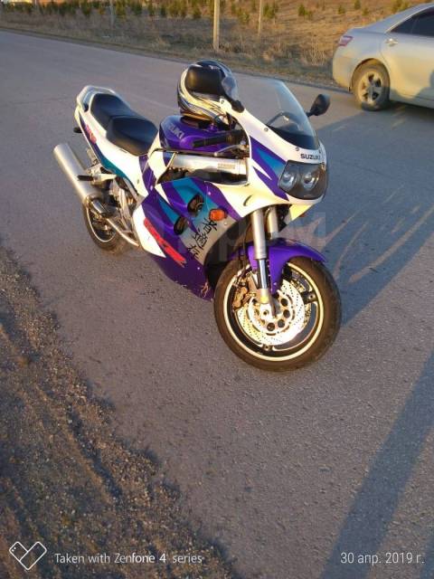 Suzuki GSX-R 1100. 1 100. ., , ,   