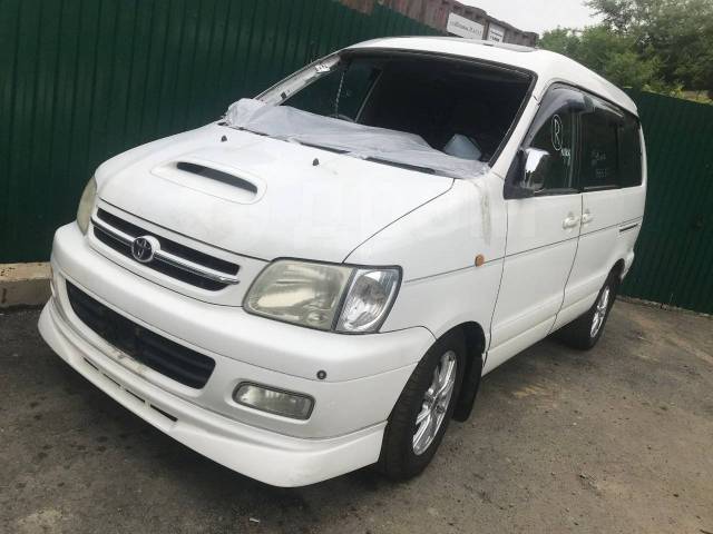 Toyota noah cr50