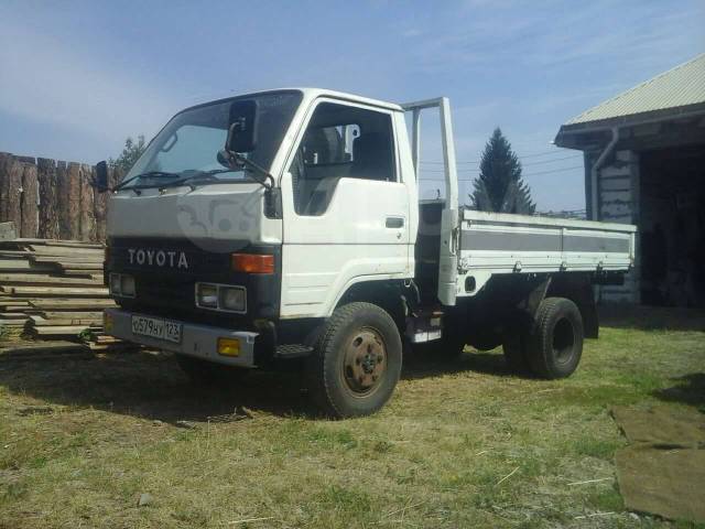 Тойота Дюна грузовик 4x4