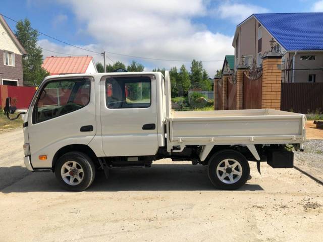 Грузовик toyota dyna