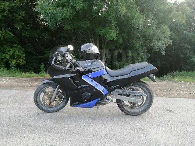 Suzuki gsx 250 across