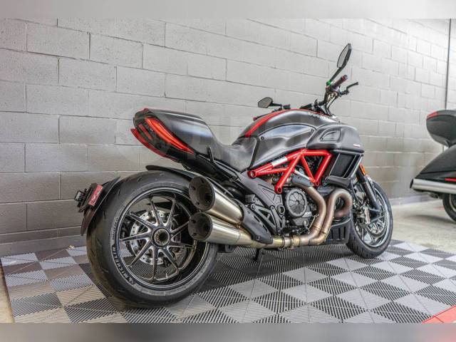 Ducati Diavel. 1 200. ., , ,  .     