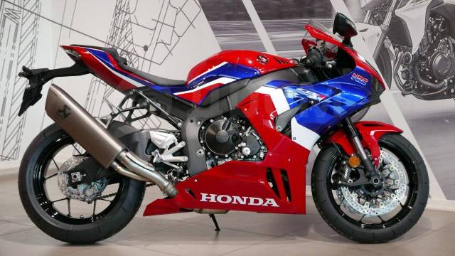 Honda CBR 1000RR Fireblade. 1 000. ., , ,  .     