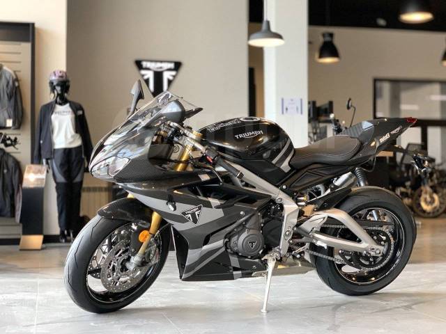 Мотоцикл Triumph Daytona Moto2 765 Limited Edition 2020 обзор