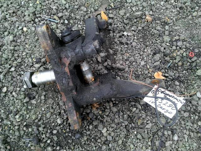 Цапфа поворотная iveco. Ивеко траккер 6х6 кулак поворотный. Поворотный кулак ивеко дейли 2016 г. Кулак поворотный ивеко дейли 2015 правая артикул. Поворотный кулак ивеко еврокарго.