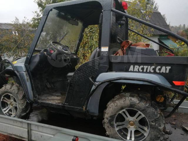 Arctic Cat. ,  \,   