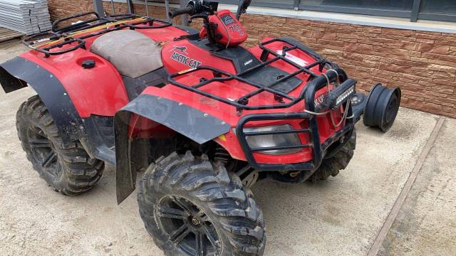 Arctic Cat 700. ,  \,   