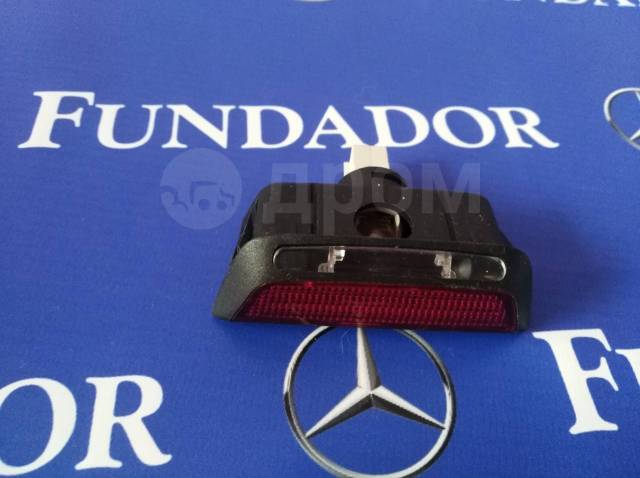 Купить Плафон салонный обшивки двери Mercedes W204 [A2048207901] в  Новосибирске по цене: 690₽ — частное объявление на Дроме