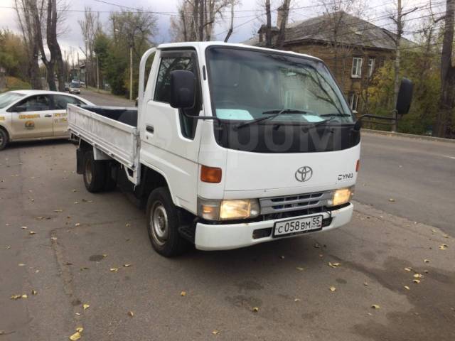 Грузовик toyota dyna