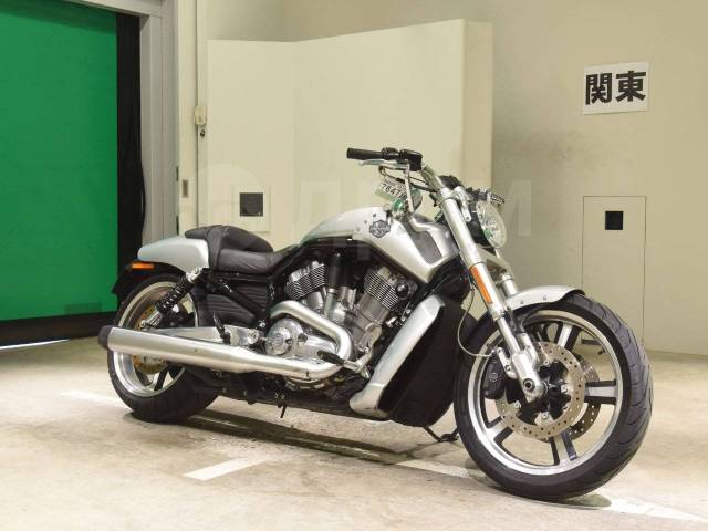 Harley Davidson v Rod muscle VRSCF