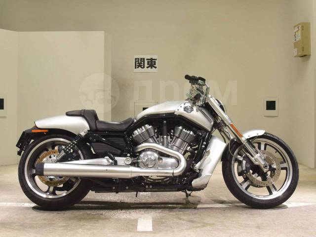 Harley Davidson v Rod muscle VRSCF