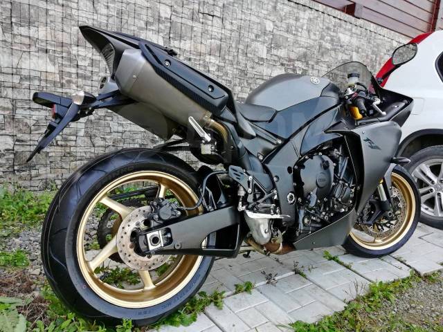 Yamaha YZF-R1. 1 000. ., , ,  .     