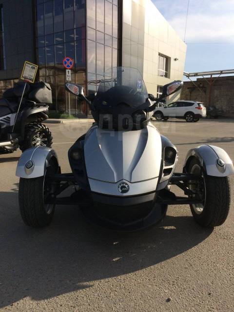 Трицикл BRP can am Spyder