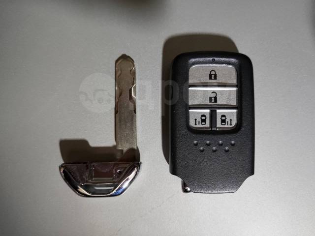 Honda freed spike смарт ключ. Смарт ключ хонда фрид 2012. Ключ honda stepwgn. Ключ honda stepwgn. Ключ хонда фрид.