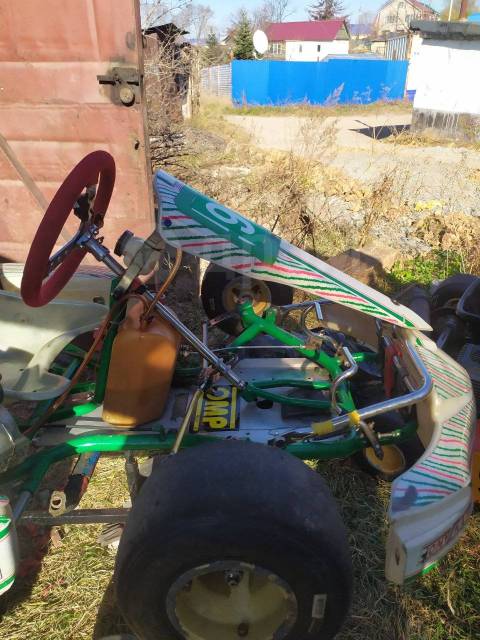 Tony Kart. ,  \,   